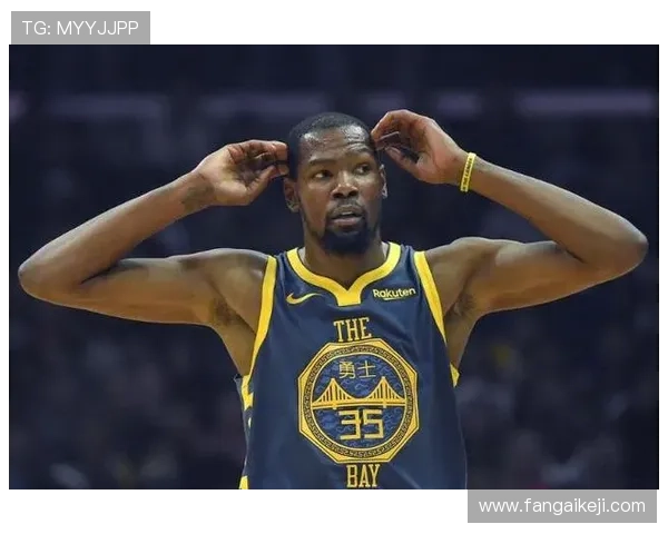 库克25分助快船力克撕裂城